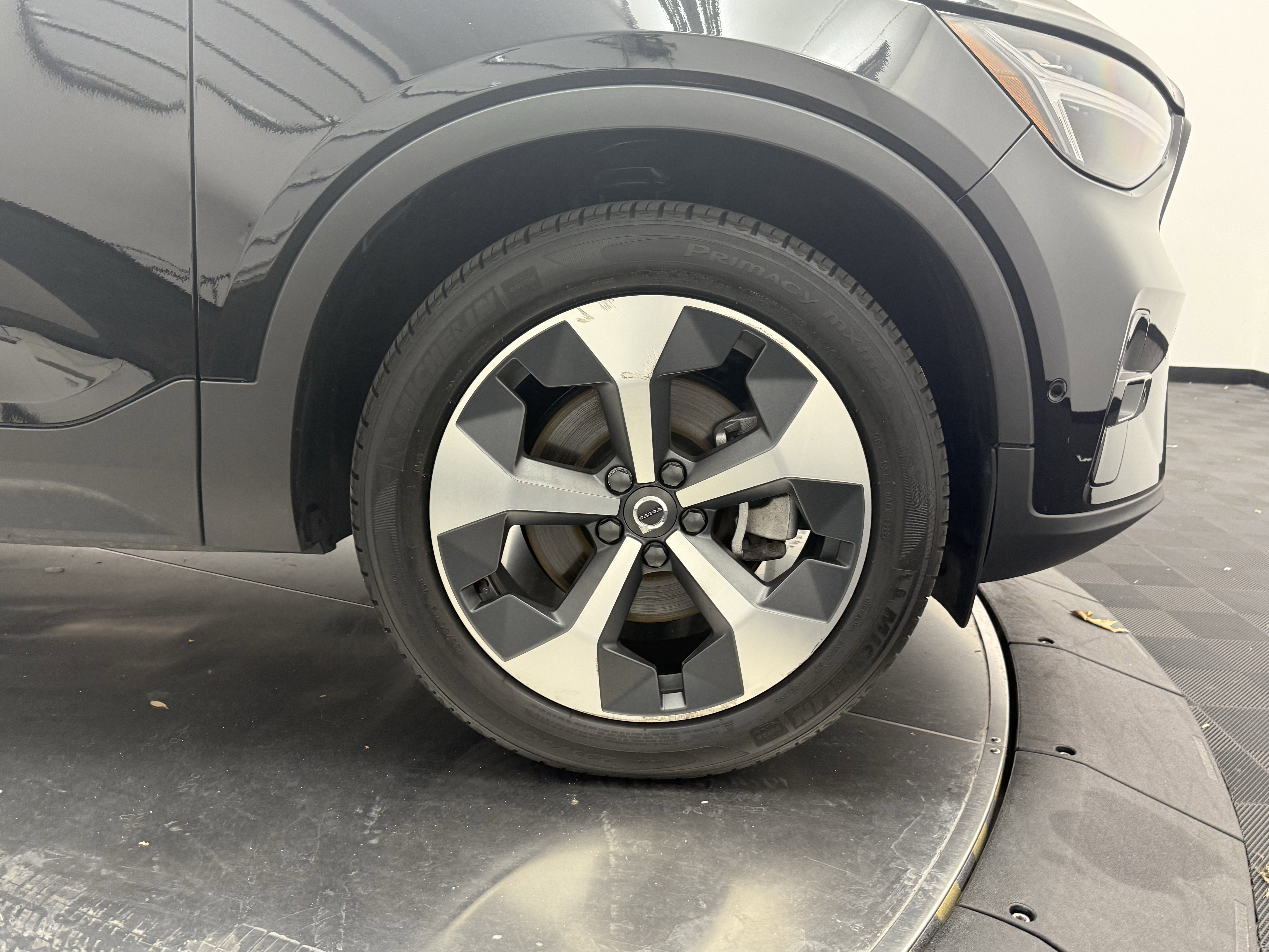 Certified 2023 Volvo XC40 B5 Plus w/ Driver Assist Package image 9