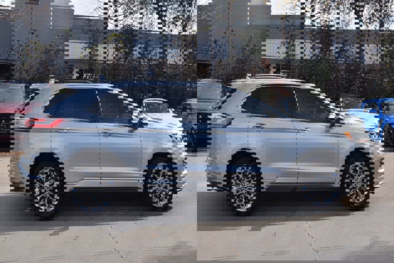 Used 2020 Ford Edge Titanium w/ Equipment Group 301A image 6