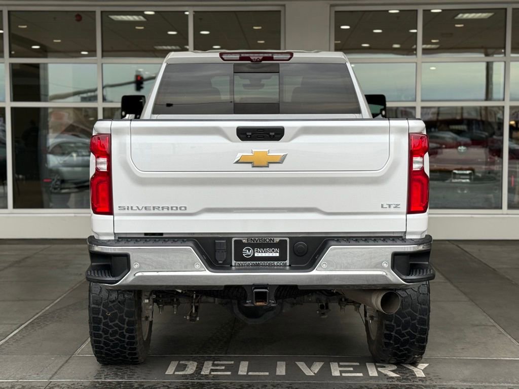 Used 2022 Chevrolet Silverado 2500 LTZ w/ LTZ Premium Package image 11