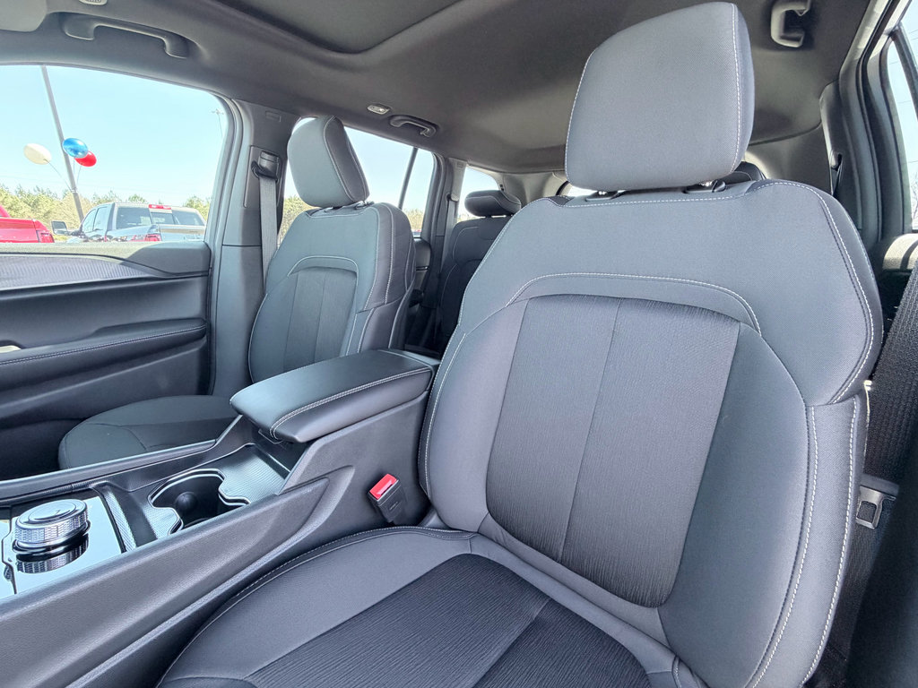 New 2026 Jeep Grand Cherokee Laredo X RWD image 23