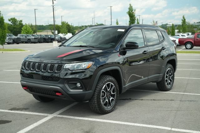 New 2026 Jeep Compass Trailhawk w/ Sun, Sound & Navigation Group AWD/4WD image 3