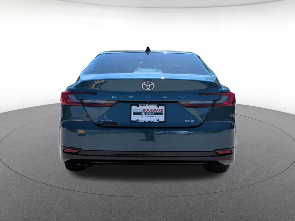 Used 2025 Toyota Camry XLE FWD image 5