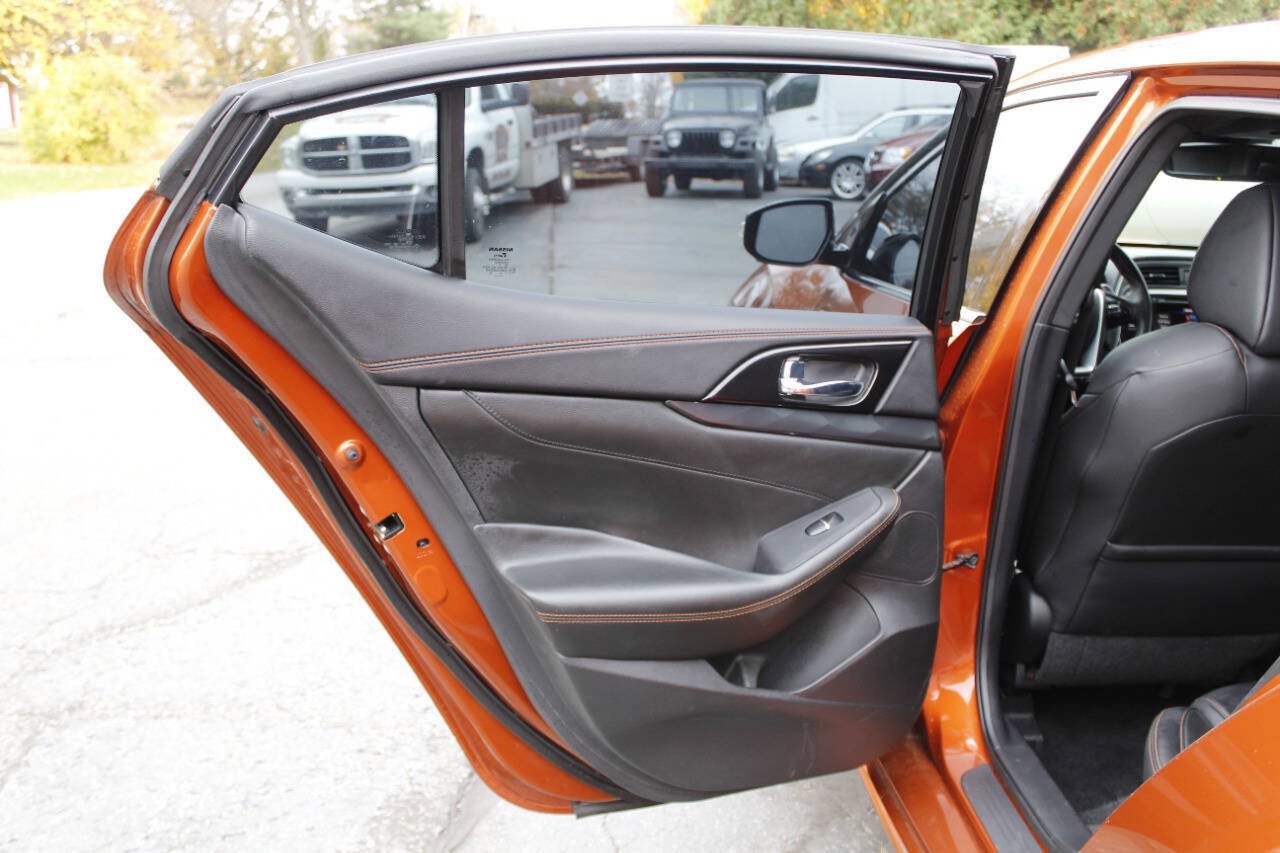 Used 2019 Nissan Maxima SR w/ Premium Package FWD image 34