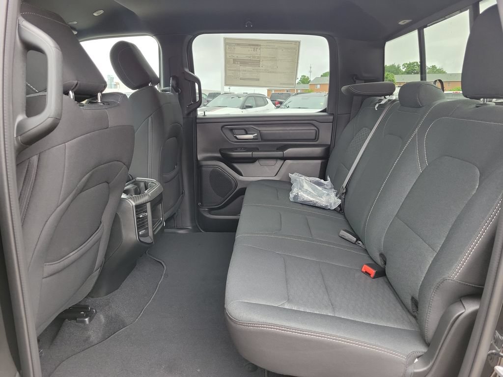 New 2026 RAM 1500 Express AWD/4WD image 9