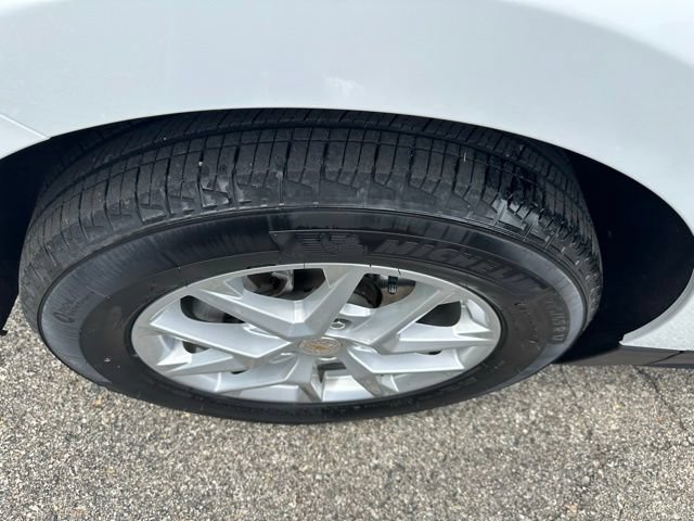 Used 2024 Chevrolet Equinox LT w/ LPO, Floor Liner Package FWD image 11