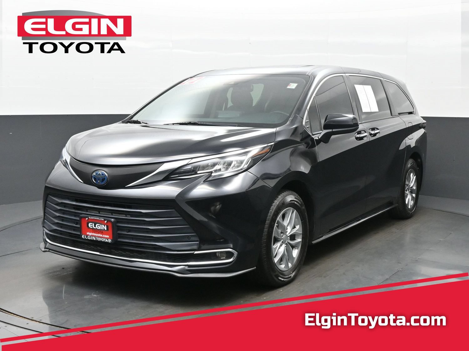 Used 2022 Toyota Sienna XLE