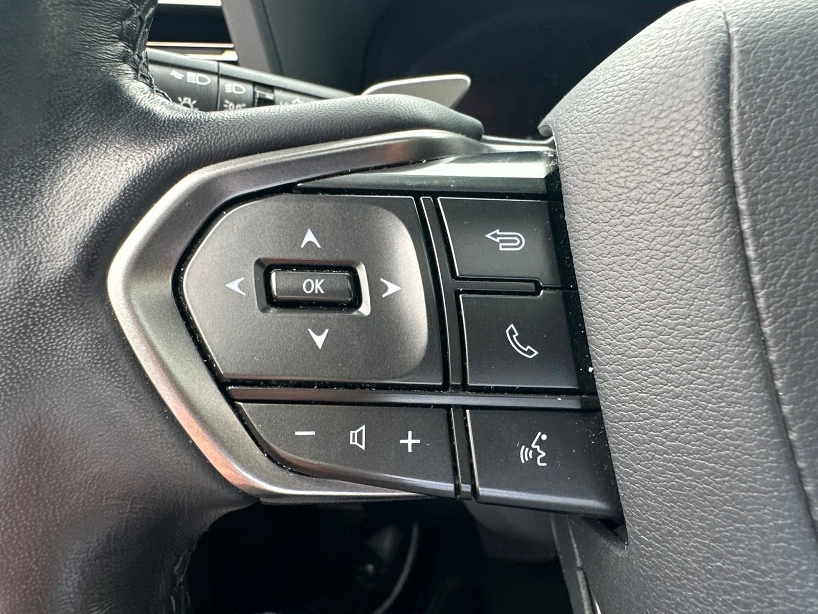 Used 2024 Lexus GX 550 w/ Accessory Package (Z1) AWD/4WD image 16