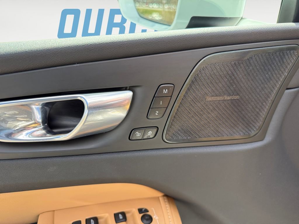 Used 2021 Volvo XC60 T5 Inscription w/ Advanced Package image 17