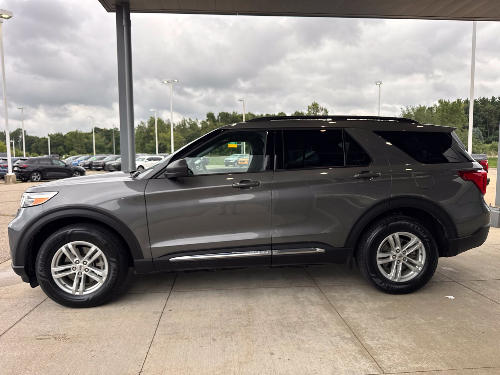Certified 2023 Ford Explorer XLT w/ Equipment Group 202A AWD/4WD image 4