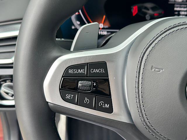 Used 2021 BMW M550i xDrive w/ Dynamic Handling Package image 24