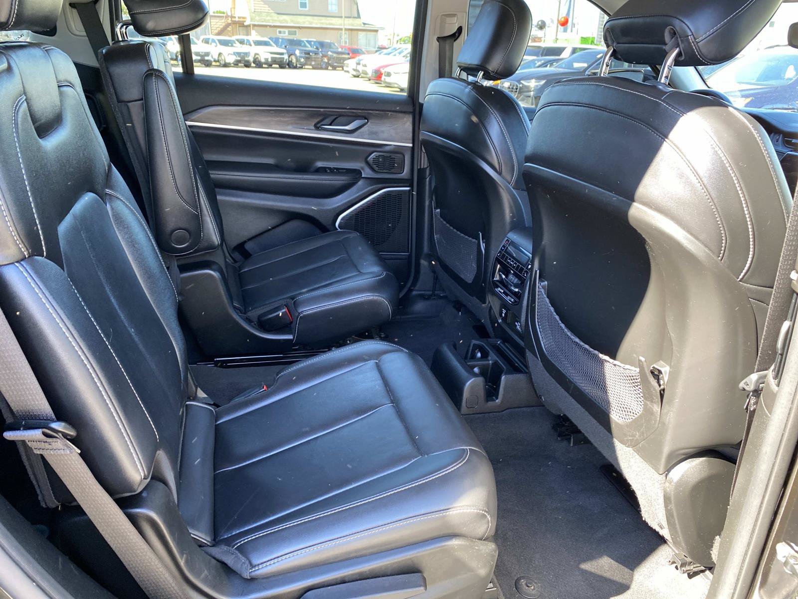 Used 2022 Jeep Grand Cherokee L Limited AWD/4WD image 27