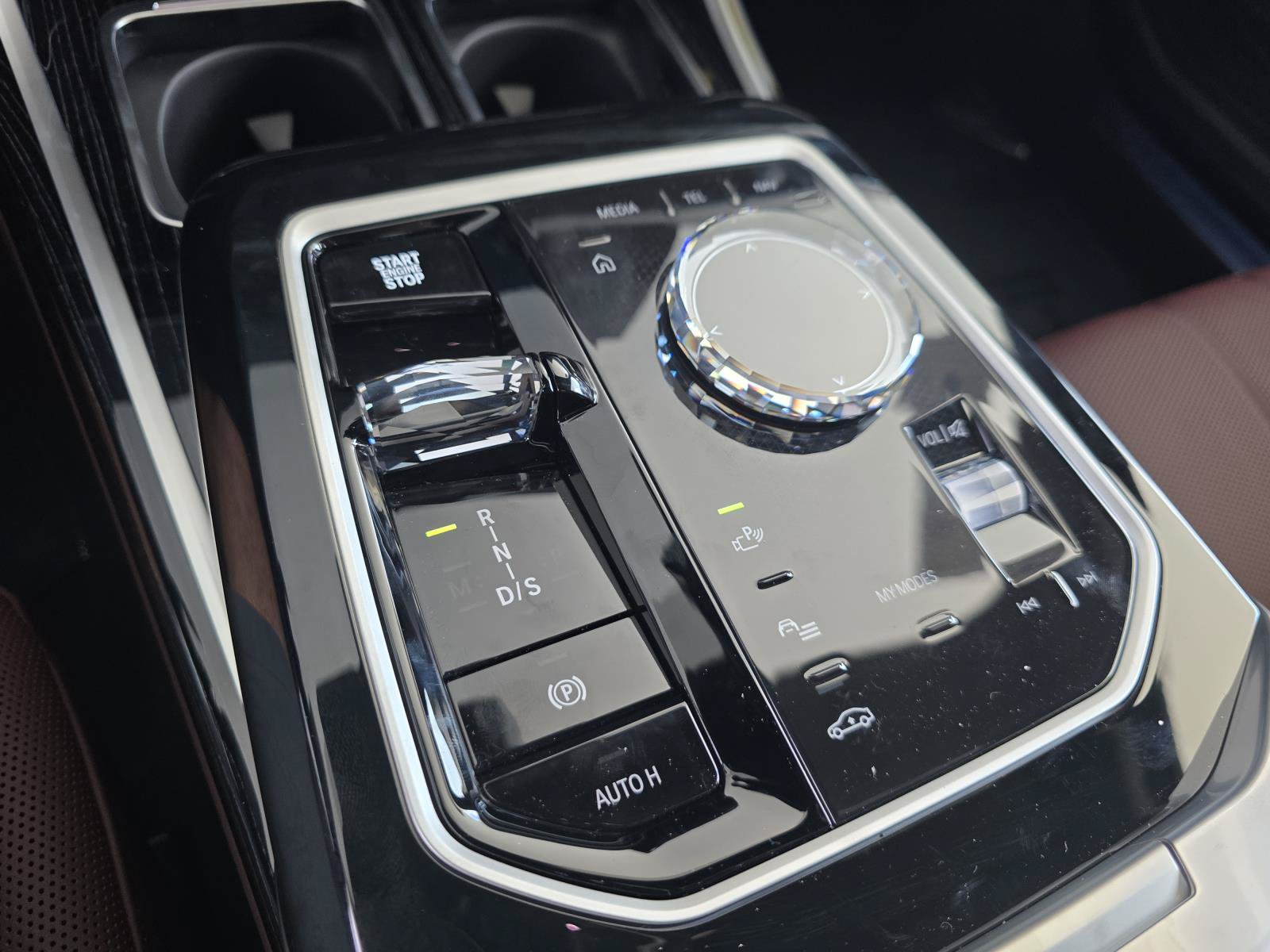 New 2026 BMW 750e xDrive AWD/4WD image 21