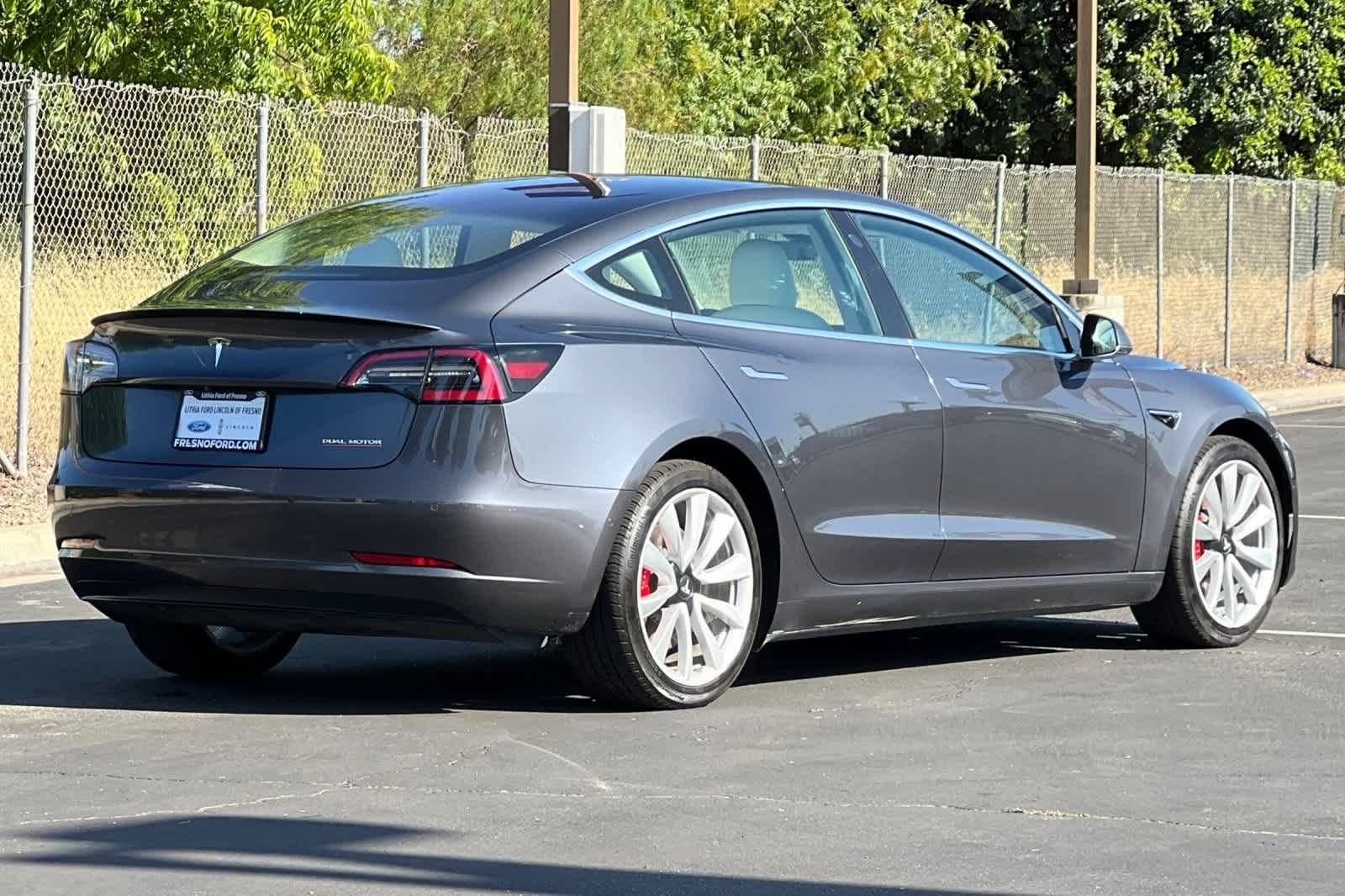 Used 2019 Tesla Model 3 Performance AWD/4WD image 2