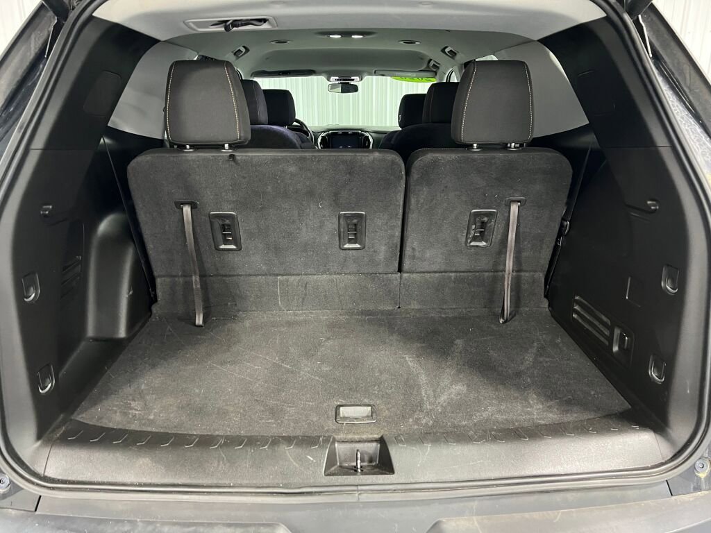 Used 2020 Chevrolet Traverse LT image 8
