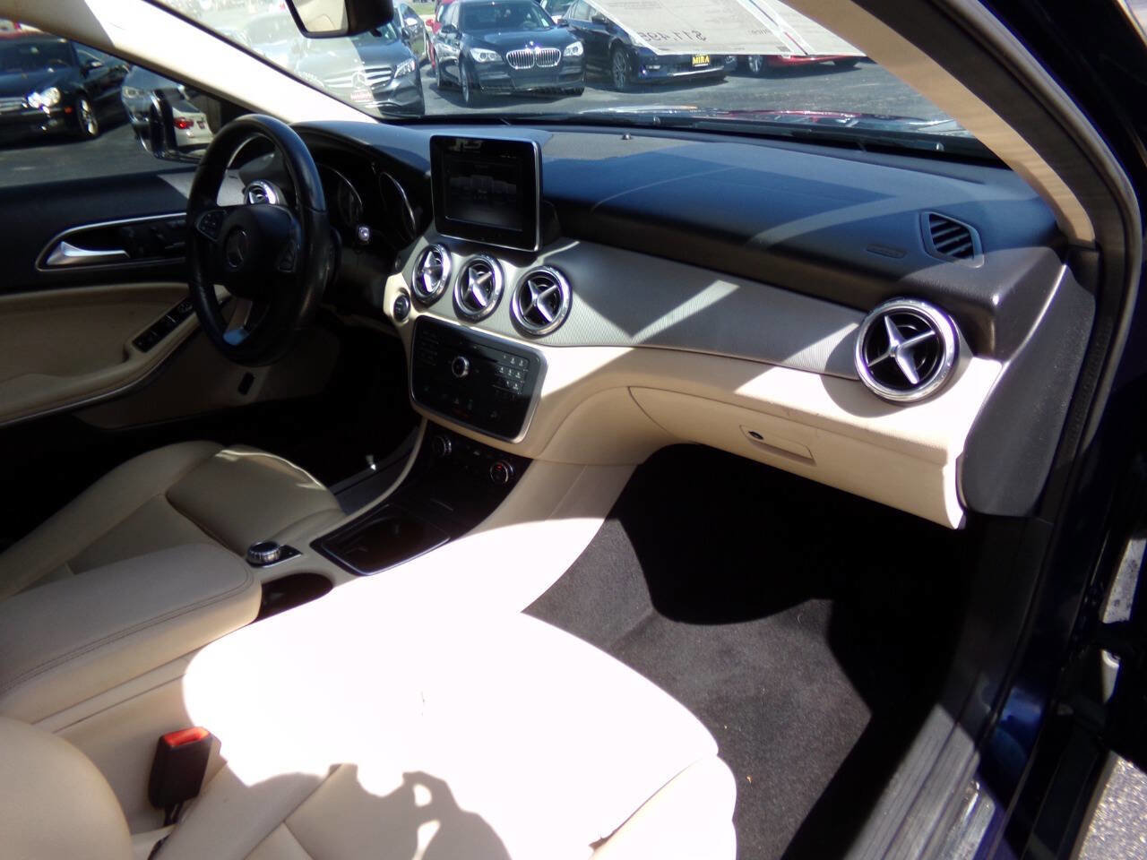 Used 2017 Mercedes-Benz GLA 250 4MATIC image 27