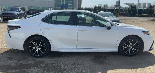 Used 2023 Toyota Camry SE image 8
