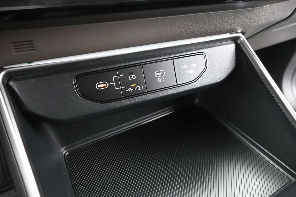 Used 2026 Kia Carnival FWD image 18