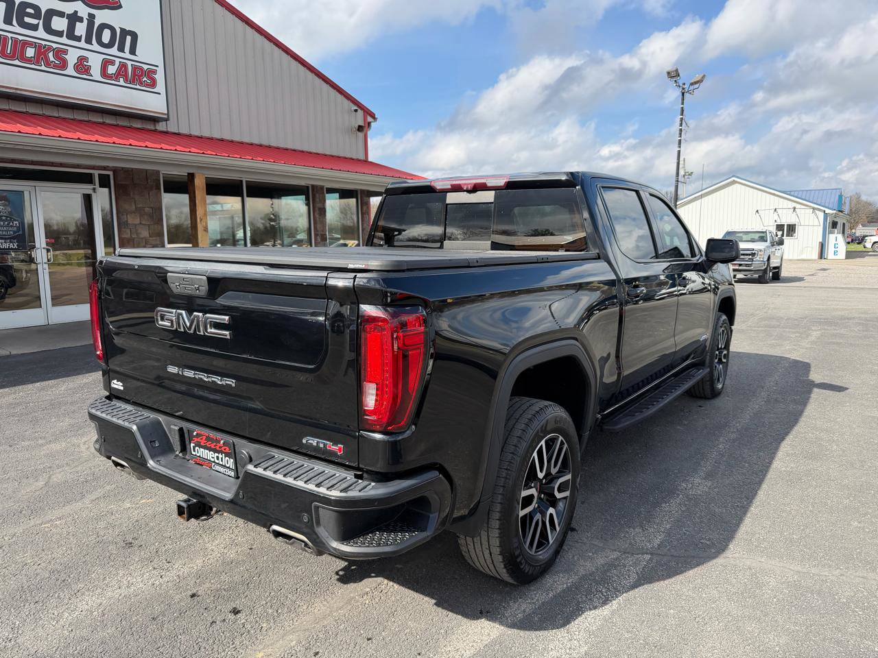 Used 2021 GMC Sierra 1500 AT4 w/ AT4 Value Package image 4