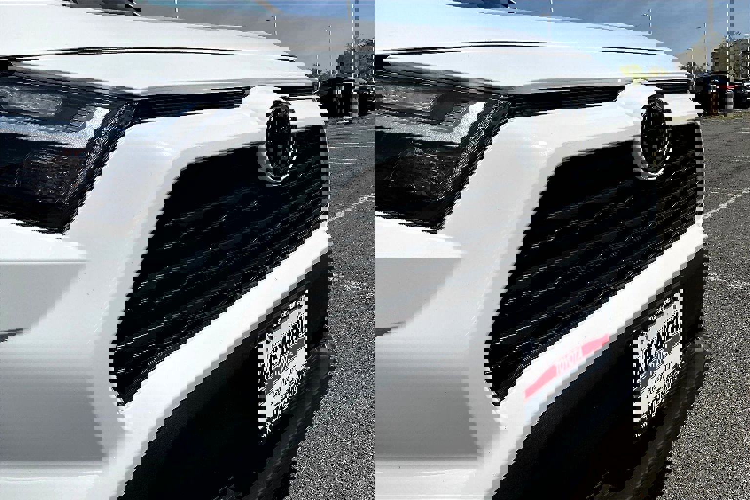 Used 2024 Toyota RAV4 LE image 28