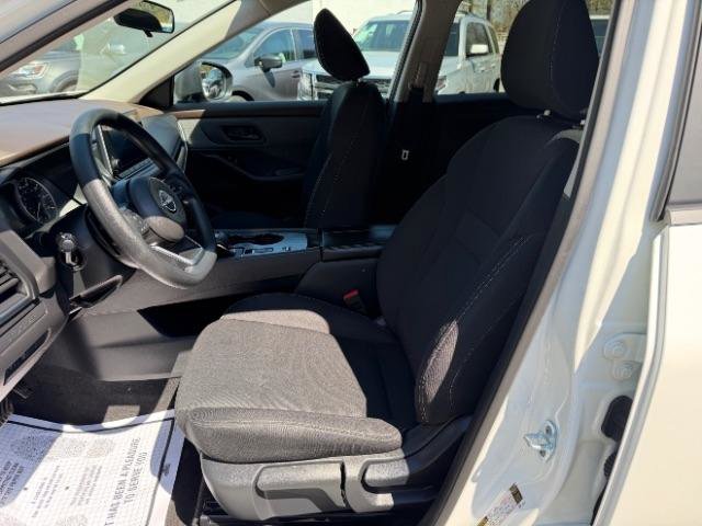 Used 2023 Nissan Rogue S image 17