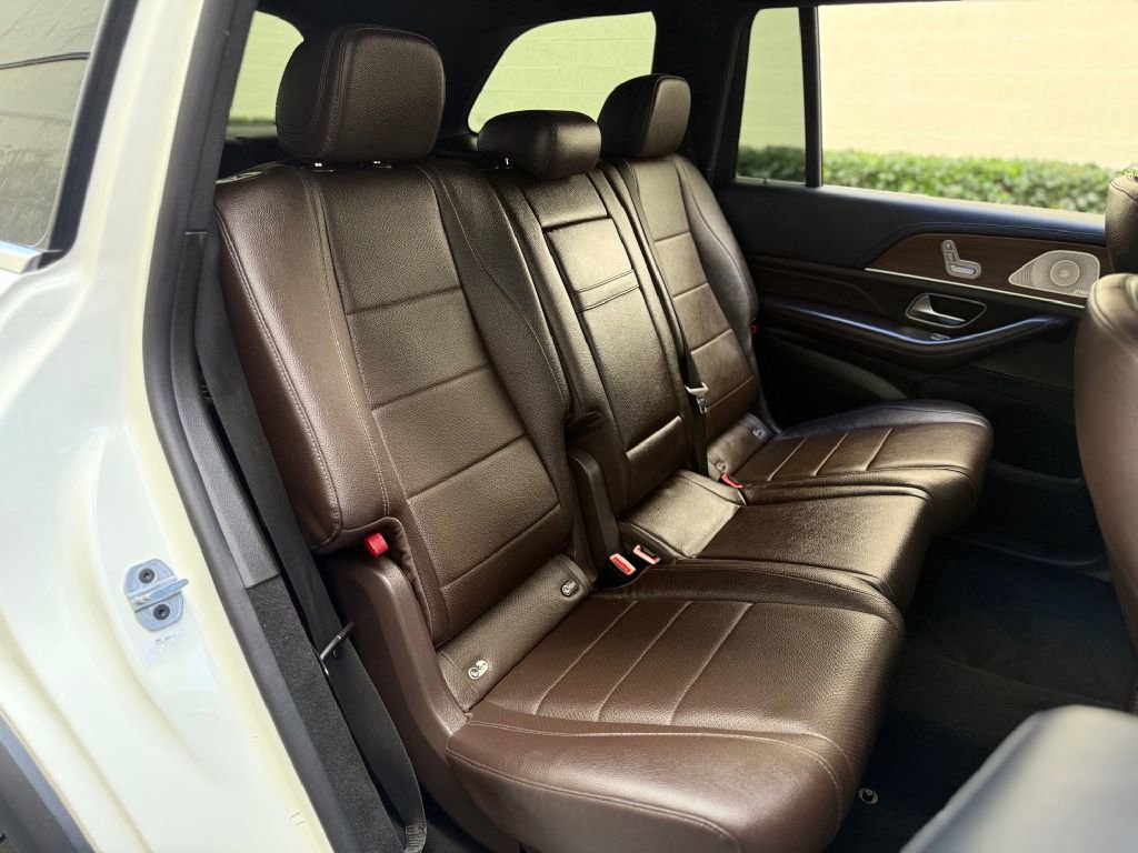 Used 2021 Mercedes-Benz GLS 450 4MATIC image 28