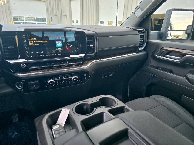 Used 2024 GMC Sierra 2500 SLE w/ SLE Value Package; AWD/4WD image 19
