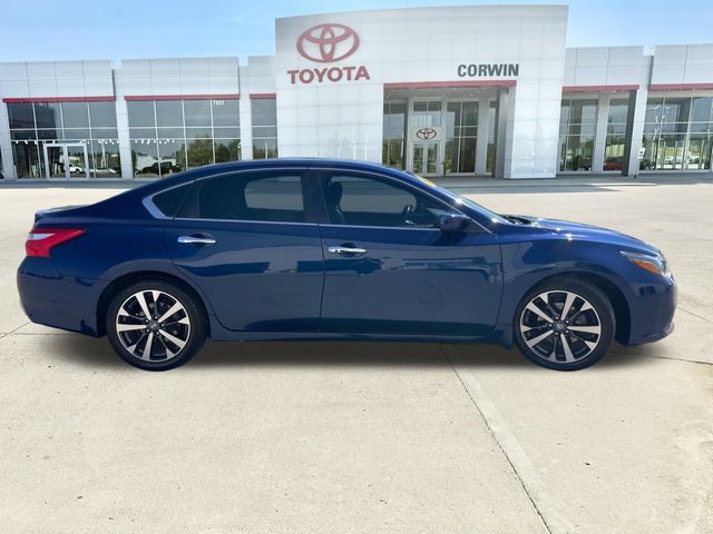 Used 2016 Nissan Altima 2.5 SR w/ LED Appearance Package FWD image 6