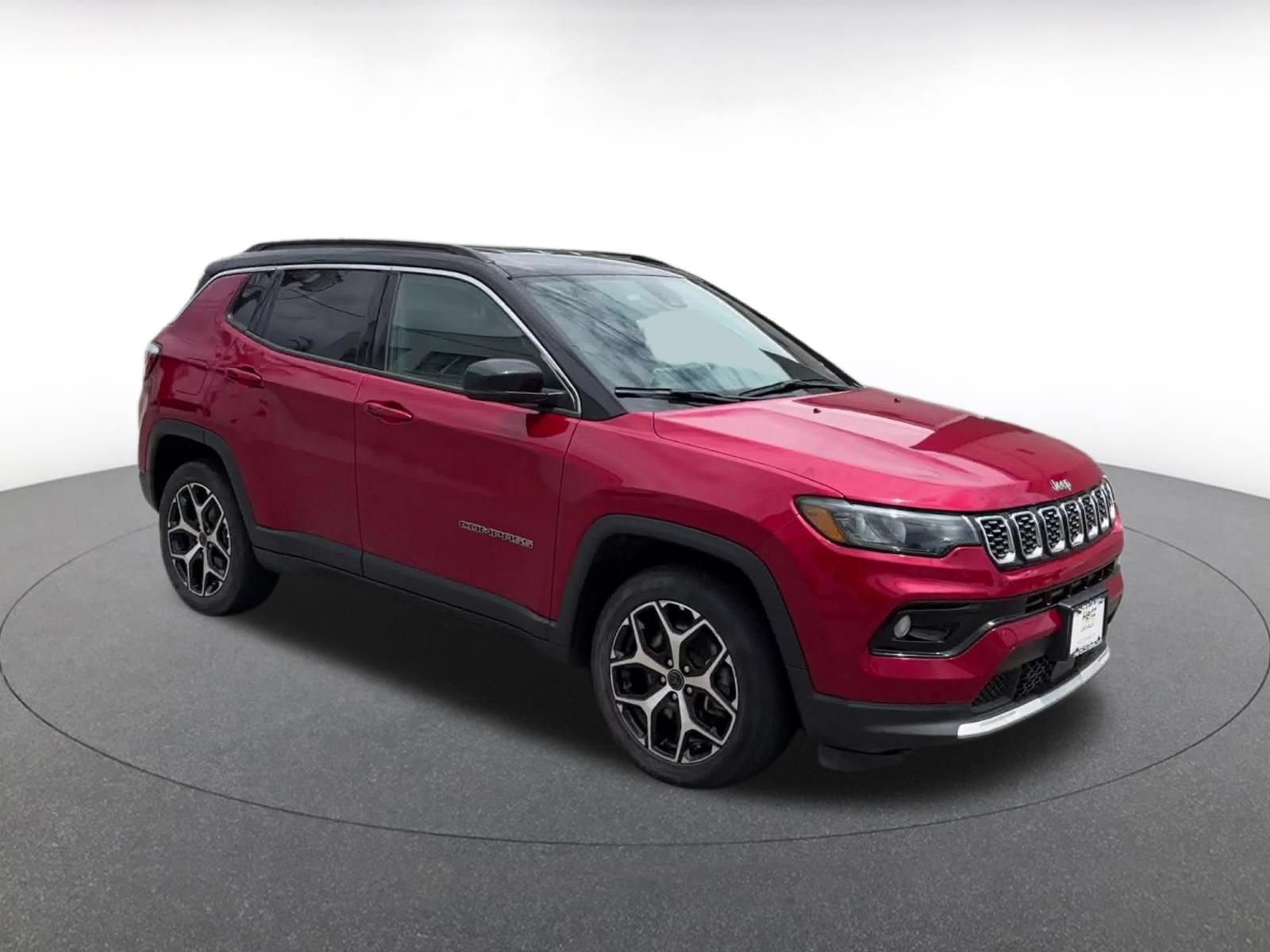 Used 2025 Jeep Compass Limited AWD/4WD image 2
