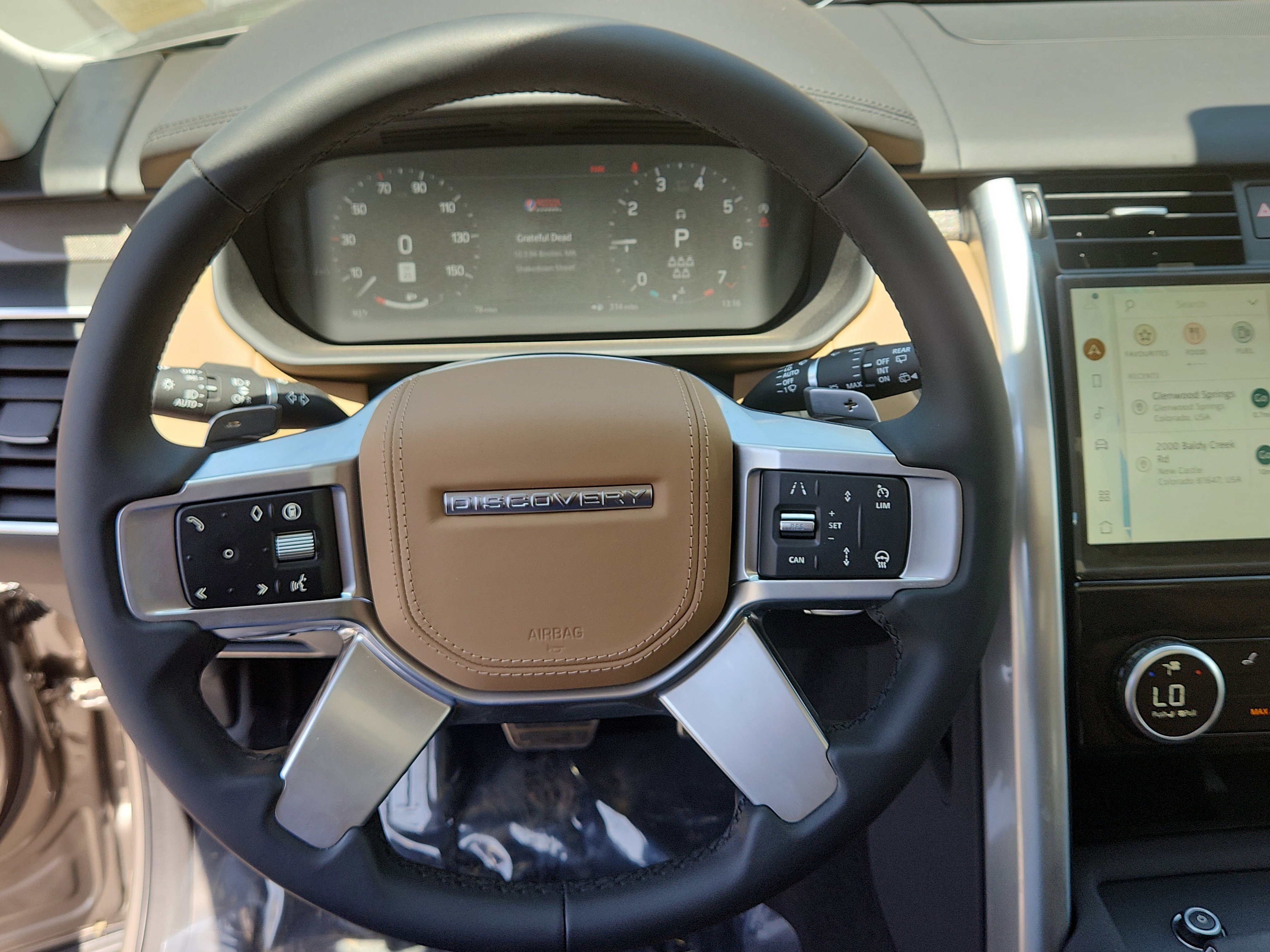 New 2025 Land Rover Discovery Metropolitan Edition image 26