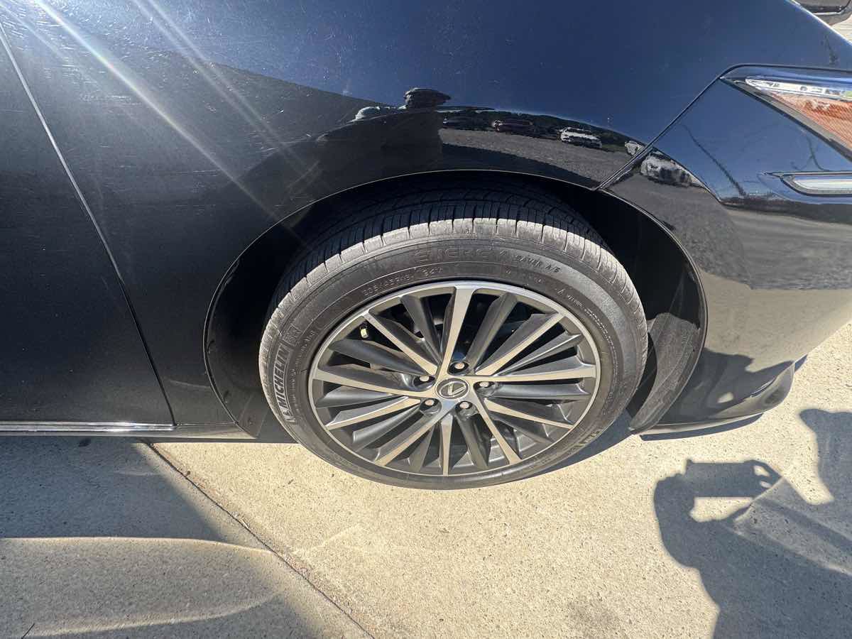 Used 2023 Lexus ES 350 w/ Premium Package FWD image 32