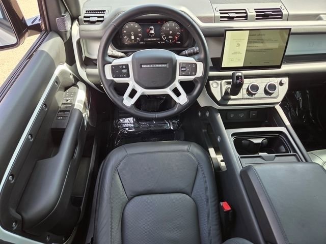 Used 2024 Land Rover Defender 110 SE AWD/4WD image 4