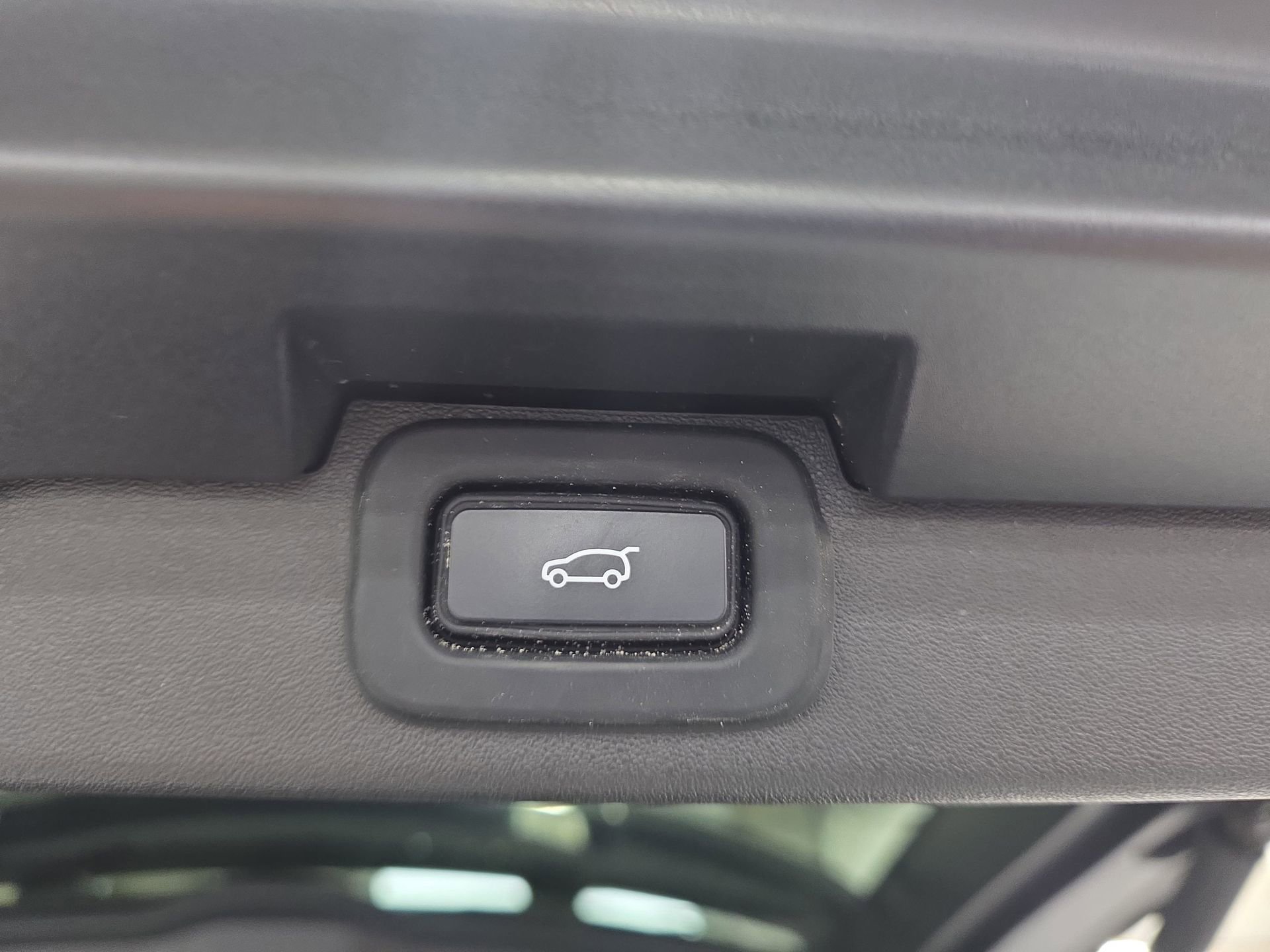 Used 2022 Land Rover Discovery S R-Dynamic AWD/4WD image 13