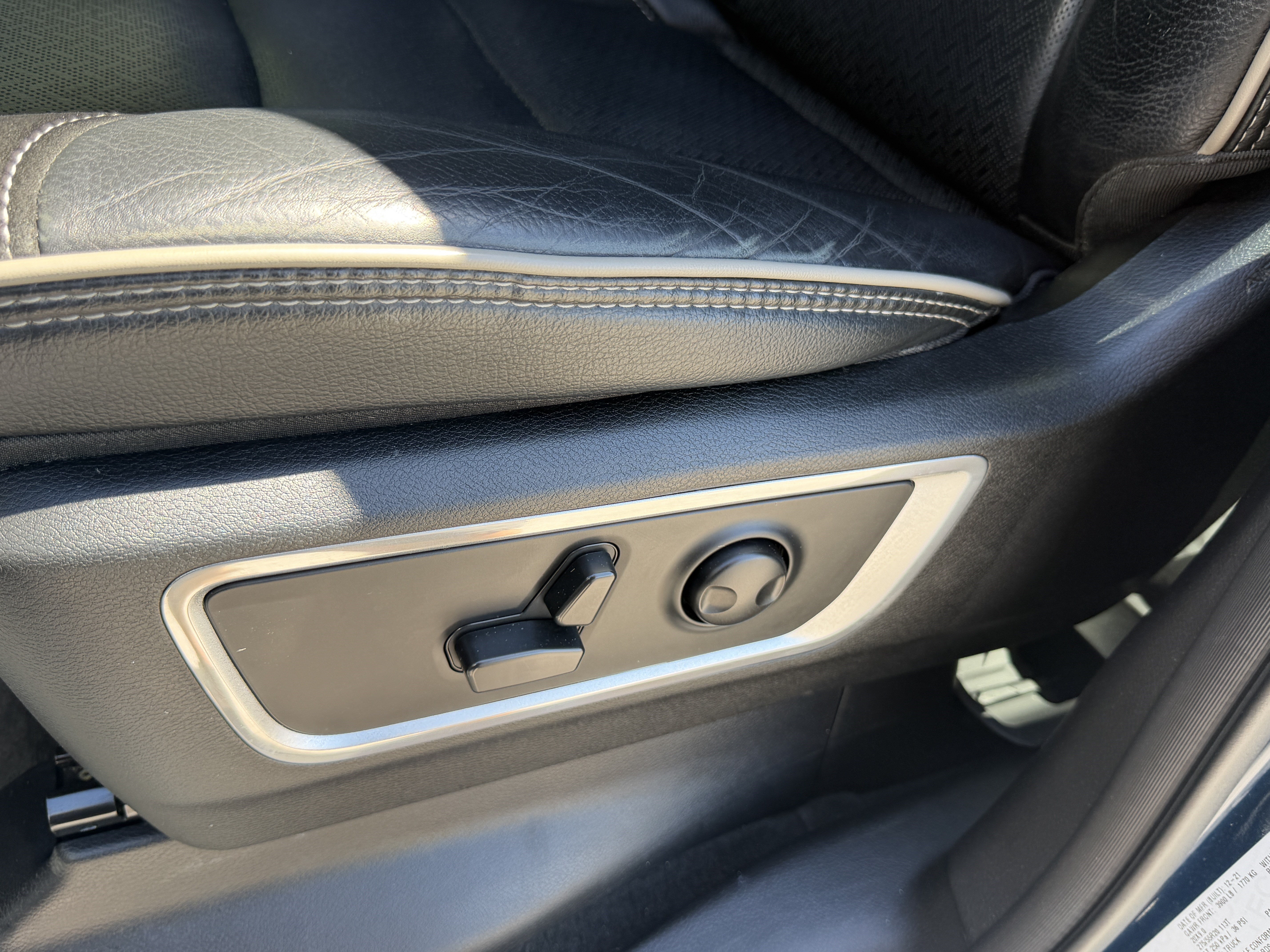 Used 2022 RAM 1500 Laramie AWD/4WD image 15