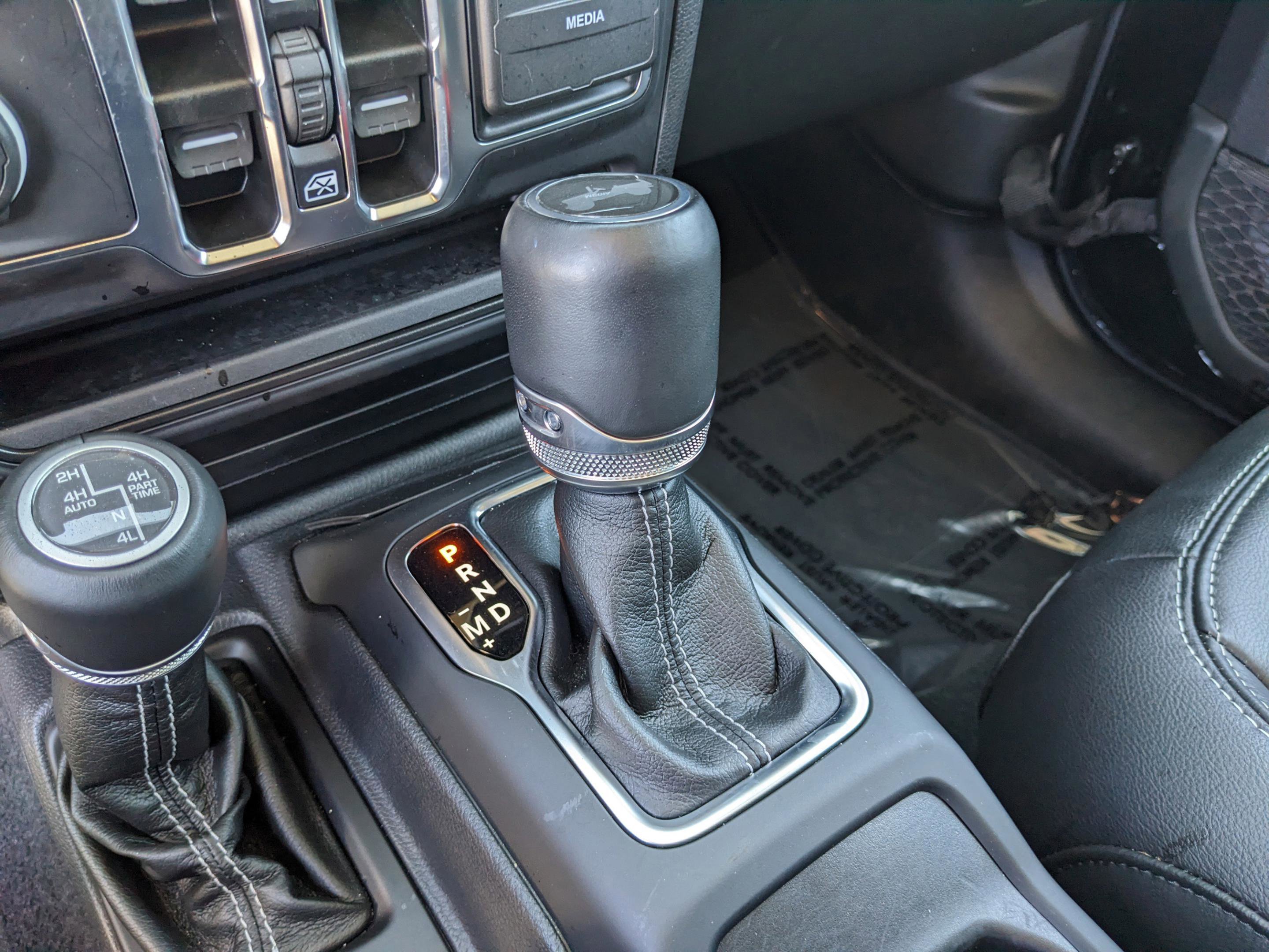 Used 2022 Jeep Wrangler Unlimited Sahara image 25