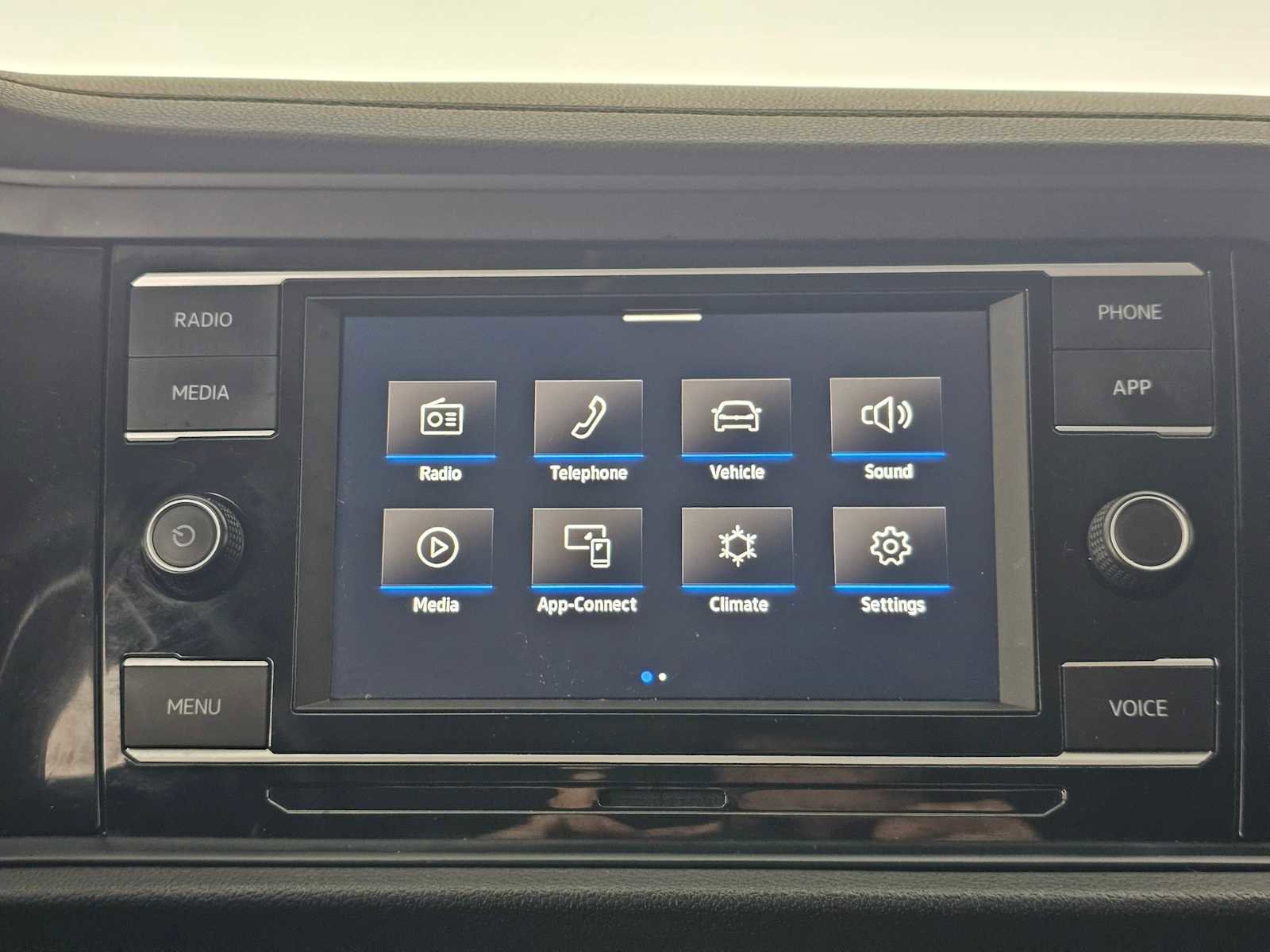 Used 2022 Volkswagen Jetta SE image 24