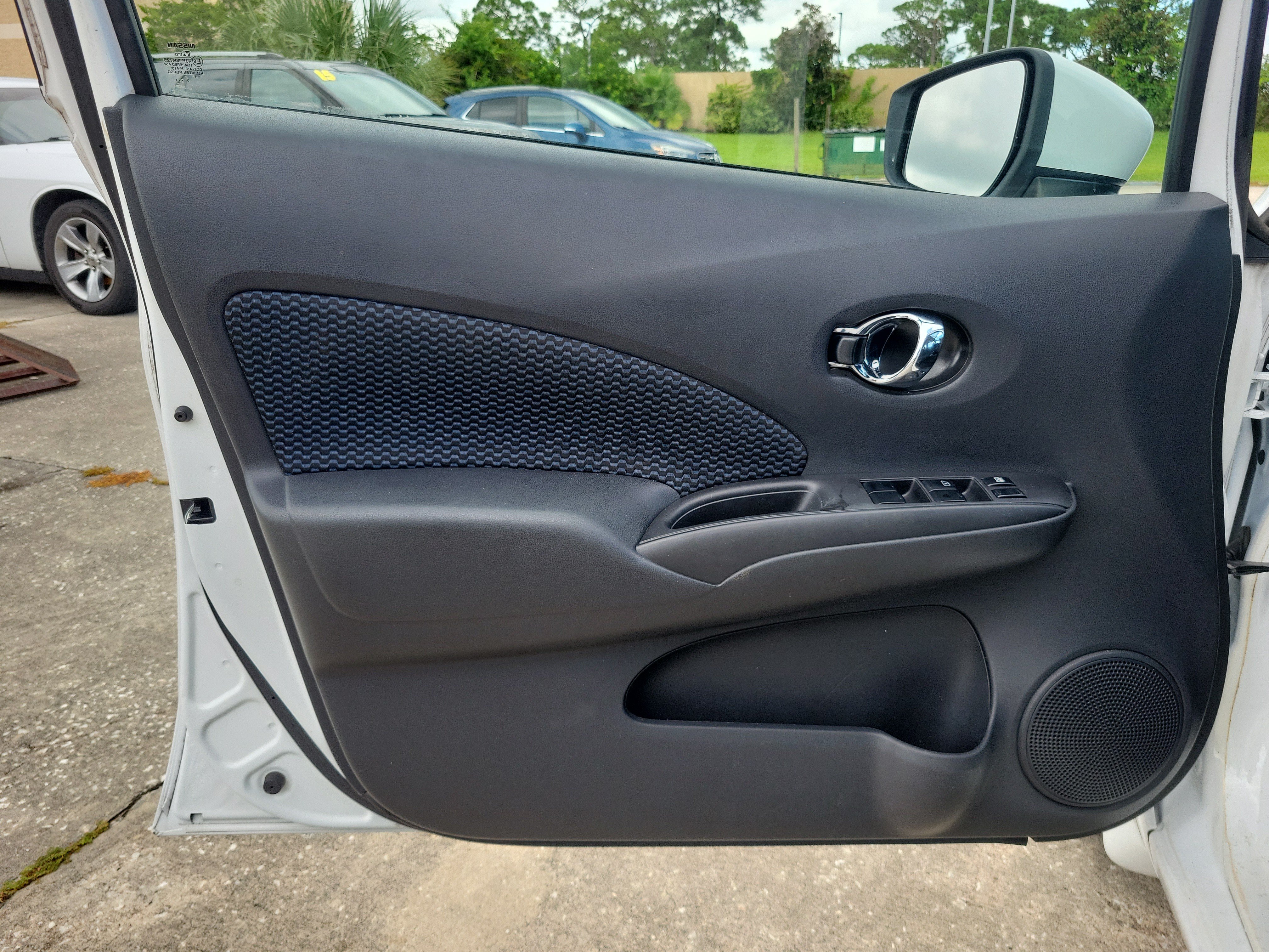 Used 2016 Nissan Versa Note SV FWD image 14