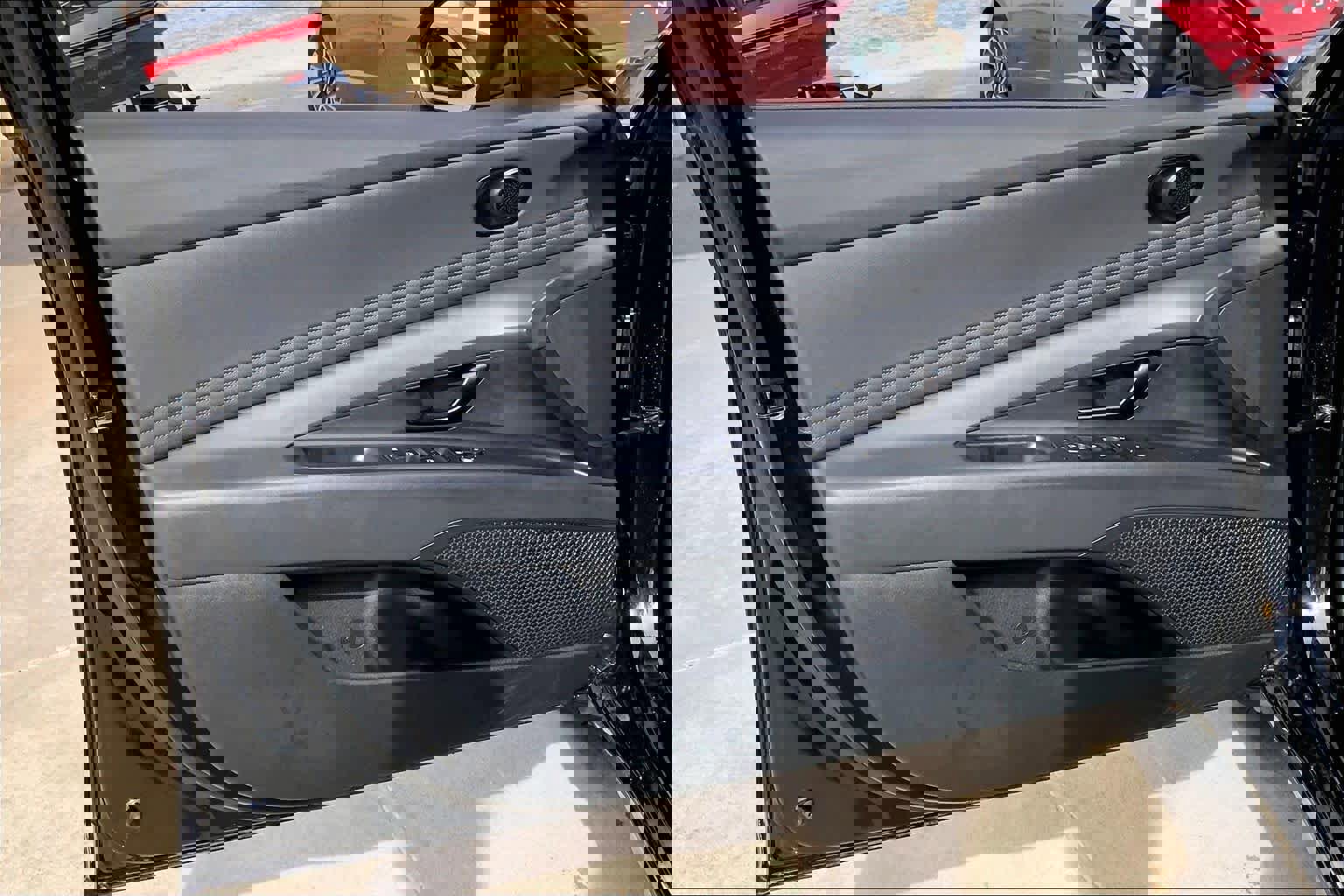 Used 2025 Hyundai Elantra Sport image 21