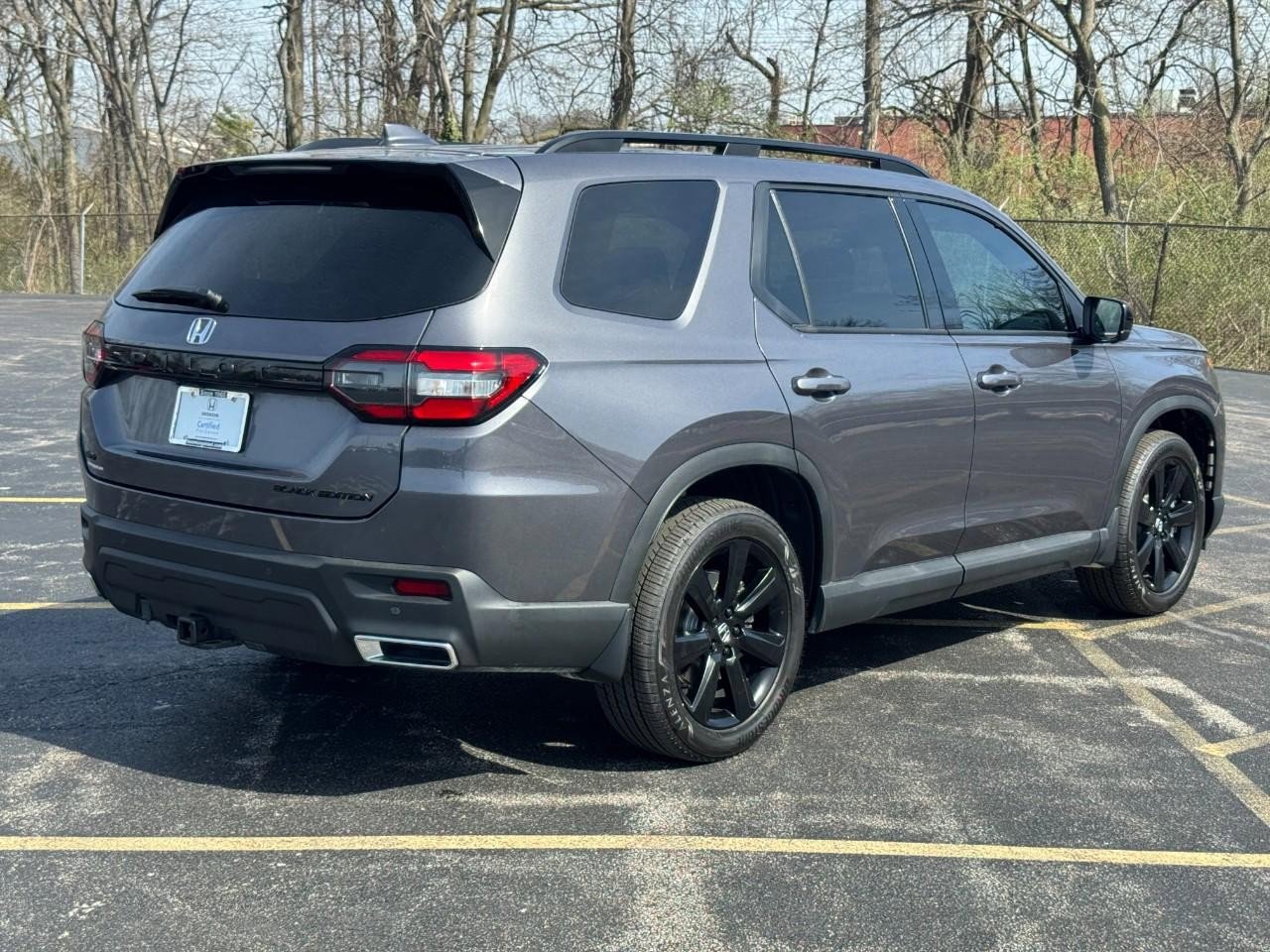 Certified 2025 Honda Pilot Black Edition image 3