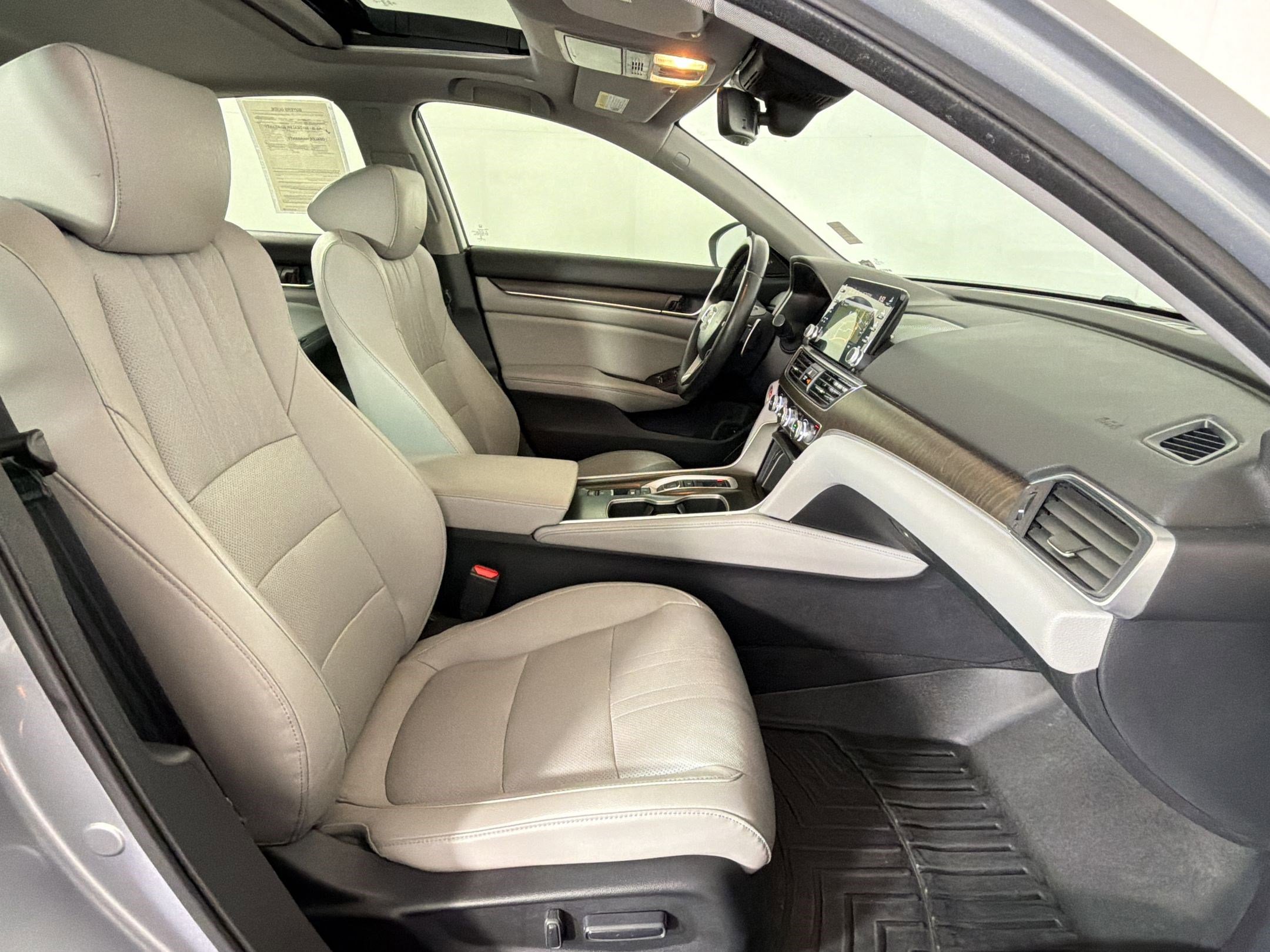 Used 2018 Honda Accord EX-L image 31