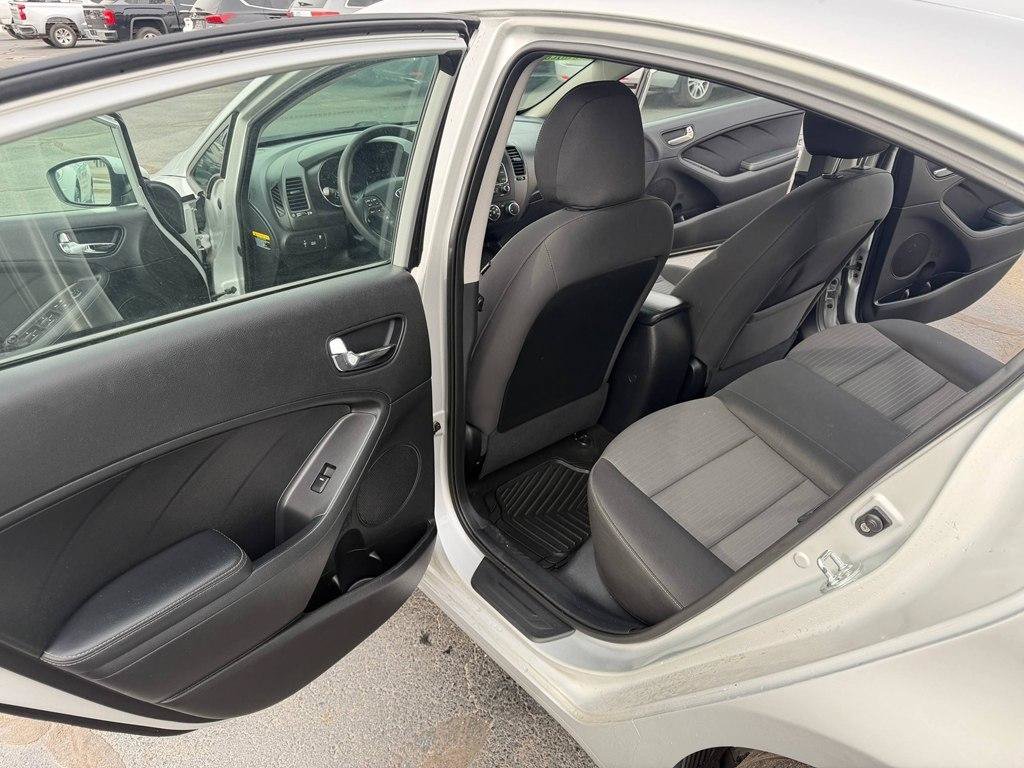Used 2016 Kia Forte LX w/ LX Popular Plus Package FWD image 9