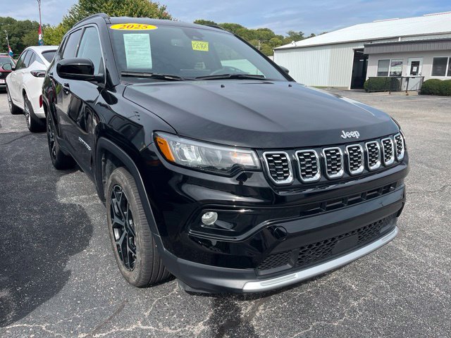 Used 2025 Jeep Compass Limited AWD/4WD image 1