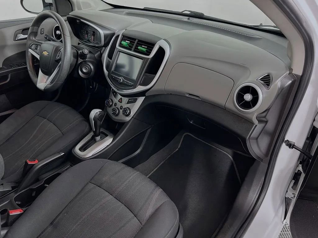 Used 2017 Chevrolet Sonic LT image 27