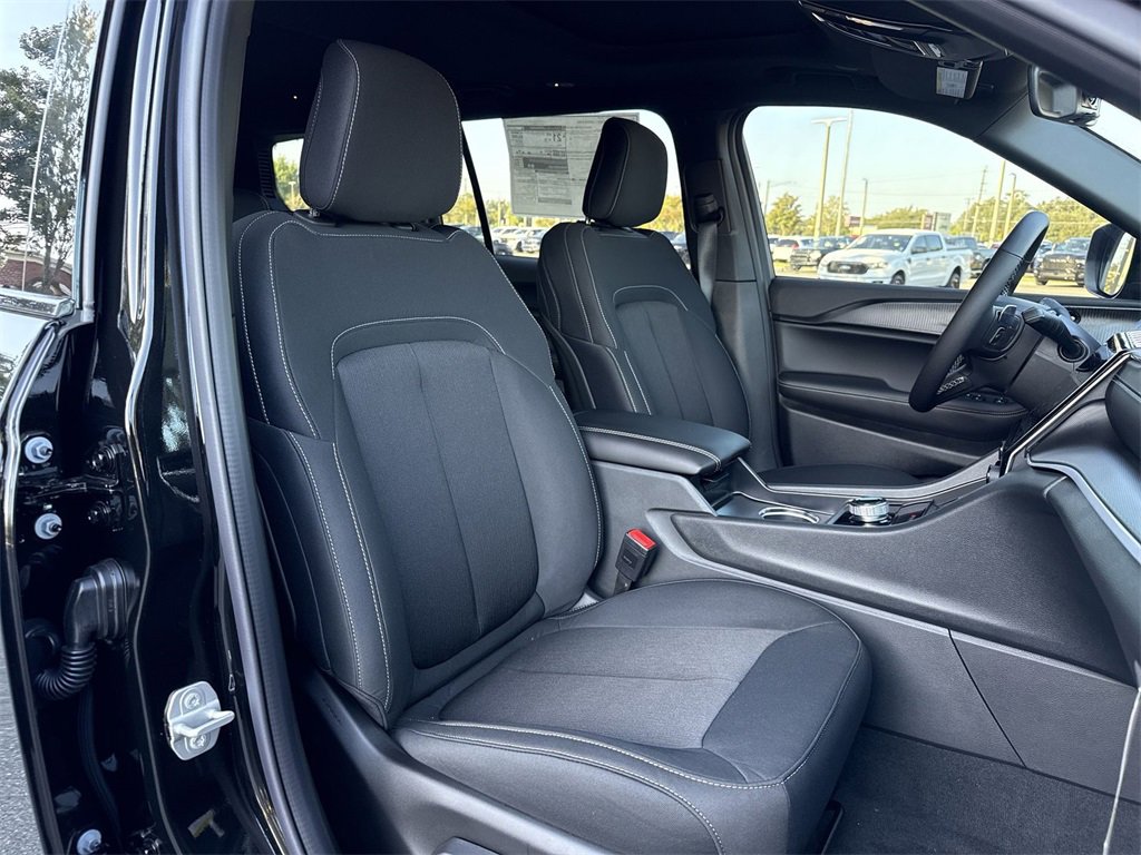 New 2025 Jeep Grand Cherokee L Laredo w/ Luxury Tech Group I image 29
