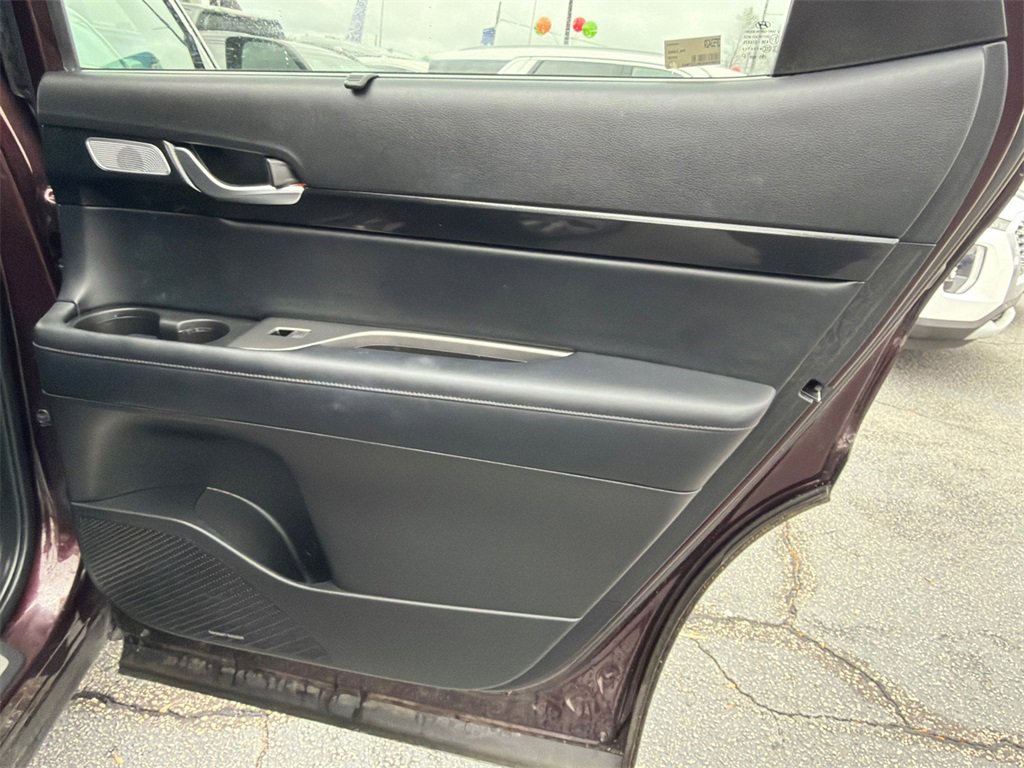 Used 2021 Hyundai Palisade Limited image 16