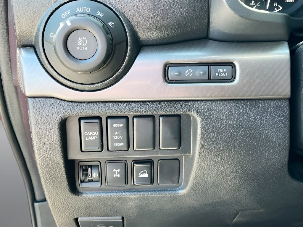 Used 2024 Nissan Titan PRO-4X w/ Pro-4x Convenience Package AWD/4WD image 10