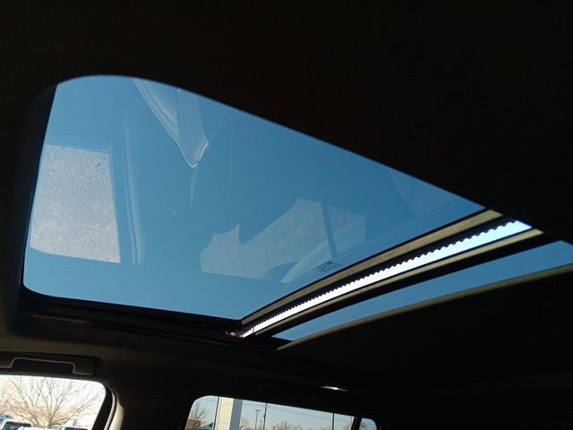 Used 2021 GMC Yukon SLT w/ SLT Premium Package image 28