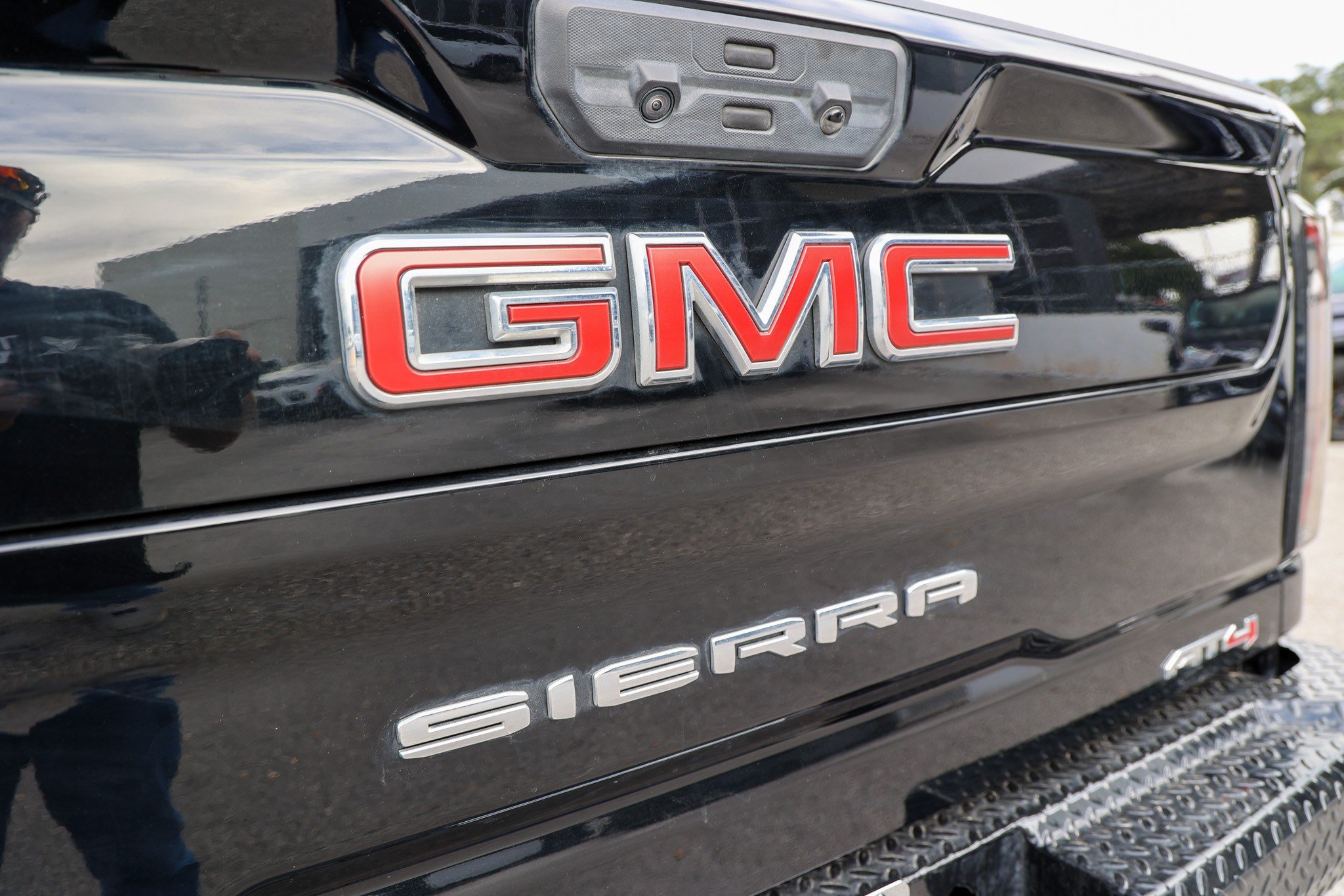 Used 2024 GMC Sierra 2500 AT4 w/ AT4 Premium Plus Package AWD/4WD image 18