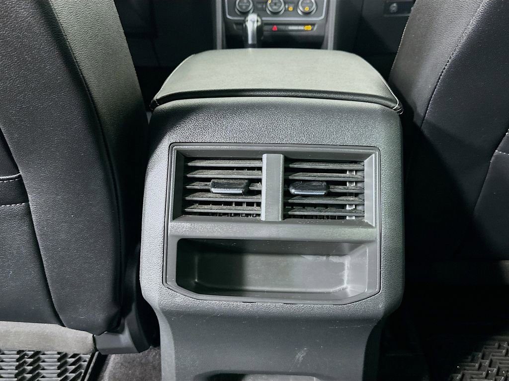 Used 2021 Volkswagen Atlas Cross Sport SE image 25