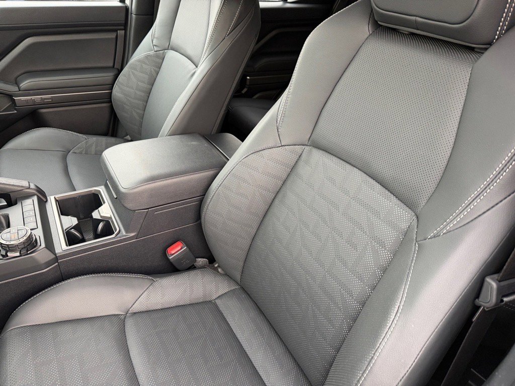 Used 2025 Toyota 4Runner TRD Off-Road Premium image 11