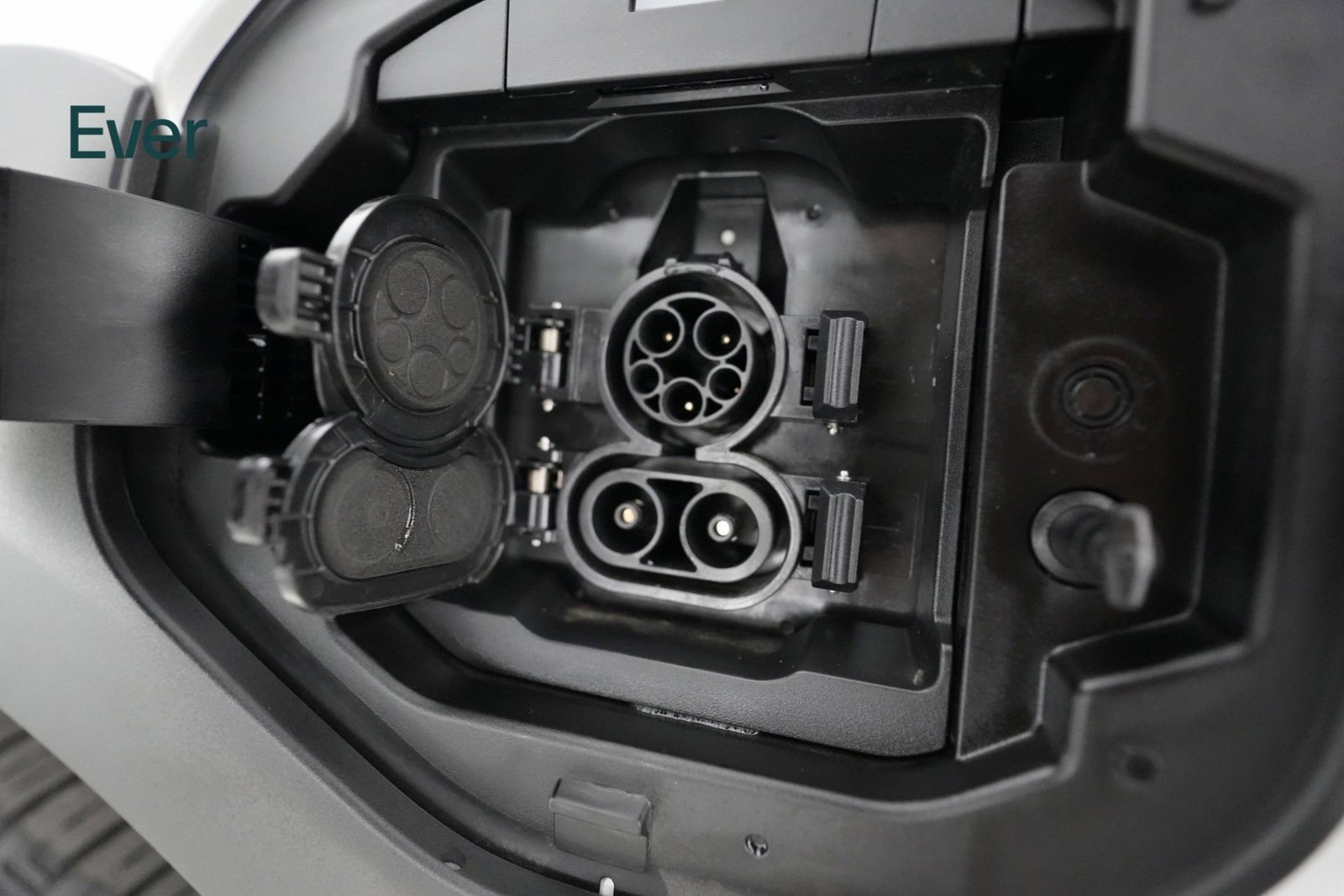 Used 2023 Subaru Solterra AWD image 23